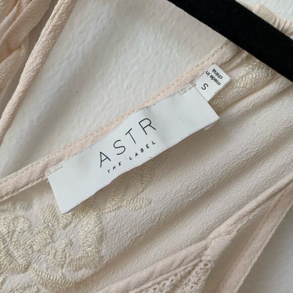 ASTR the Label Embroidered Tie Back Tassel Tank - Picture 4 of 13